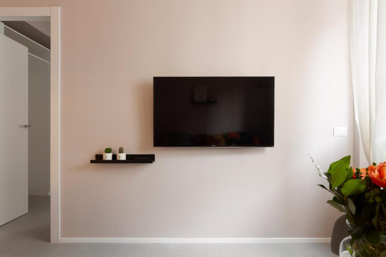 Bilocale Aleardi Apartment Милано Екстериор снимка